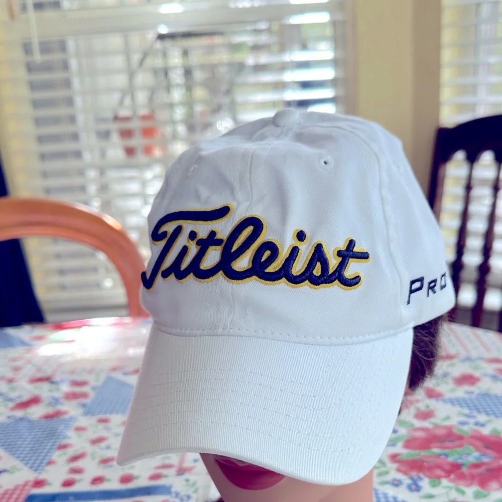 NWT TITLEIST PRO FJ Golf White Hat/Cap Footjoy PurpleGold Embroidered Adjustable - Picture 2 of 9